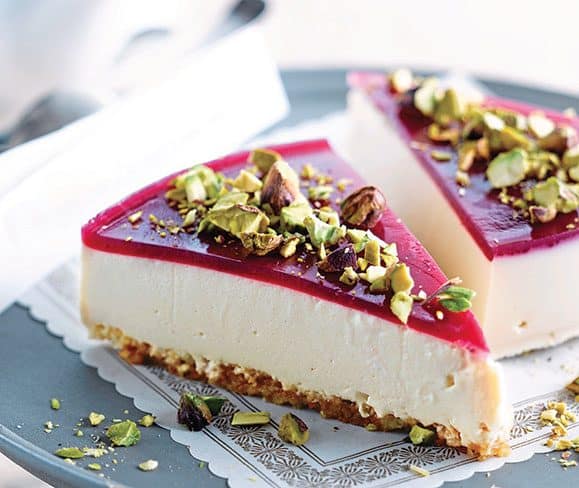 Cheesecake-framboise-pistache-e1736500379733
